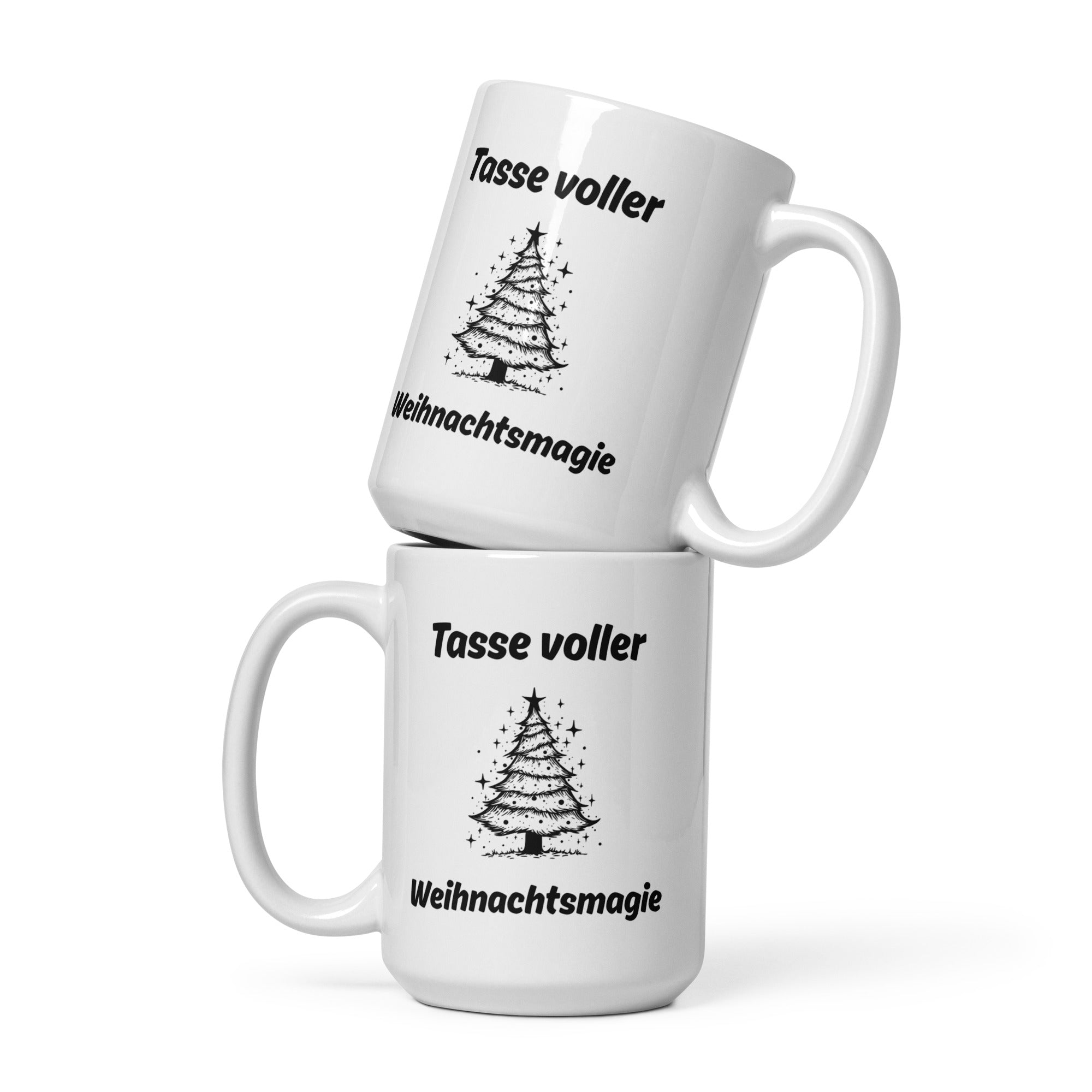 Weiße Tasse mit dem Spruch "Tasse voller Weihnachtsmagie" und einem Bild eines glitzernden, geschmückten Weihnachtsbaum in der Mitte